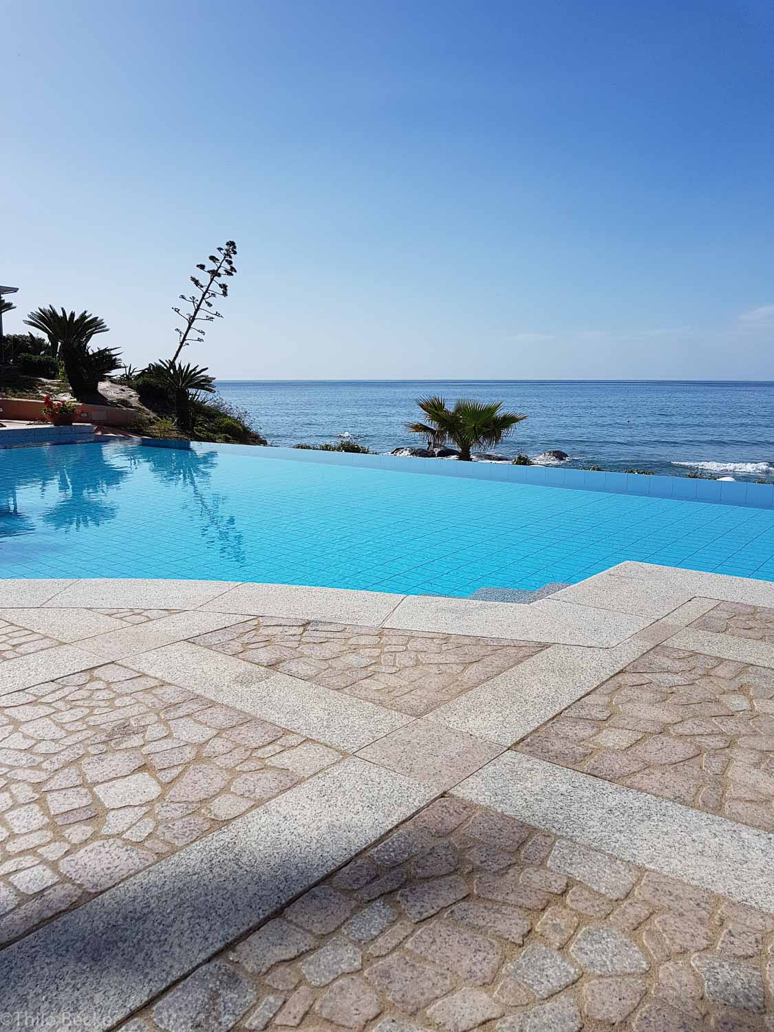 Am Pool vom Hotel
